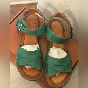 NIB... Miz Mooz Haley Gold Sandals Size 38 EU ...Size 7.5-8 US